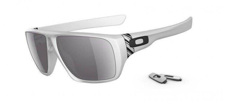 Oakley Sunglasses Matte White / Grey OO9090-03