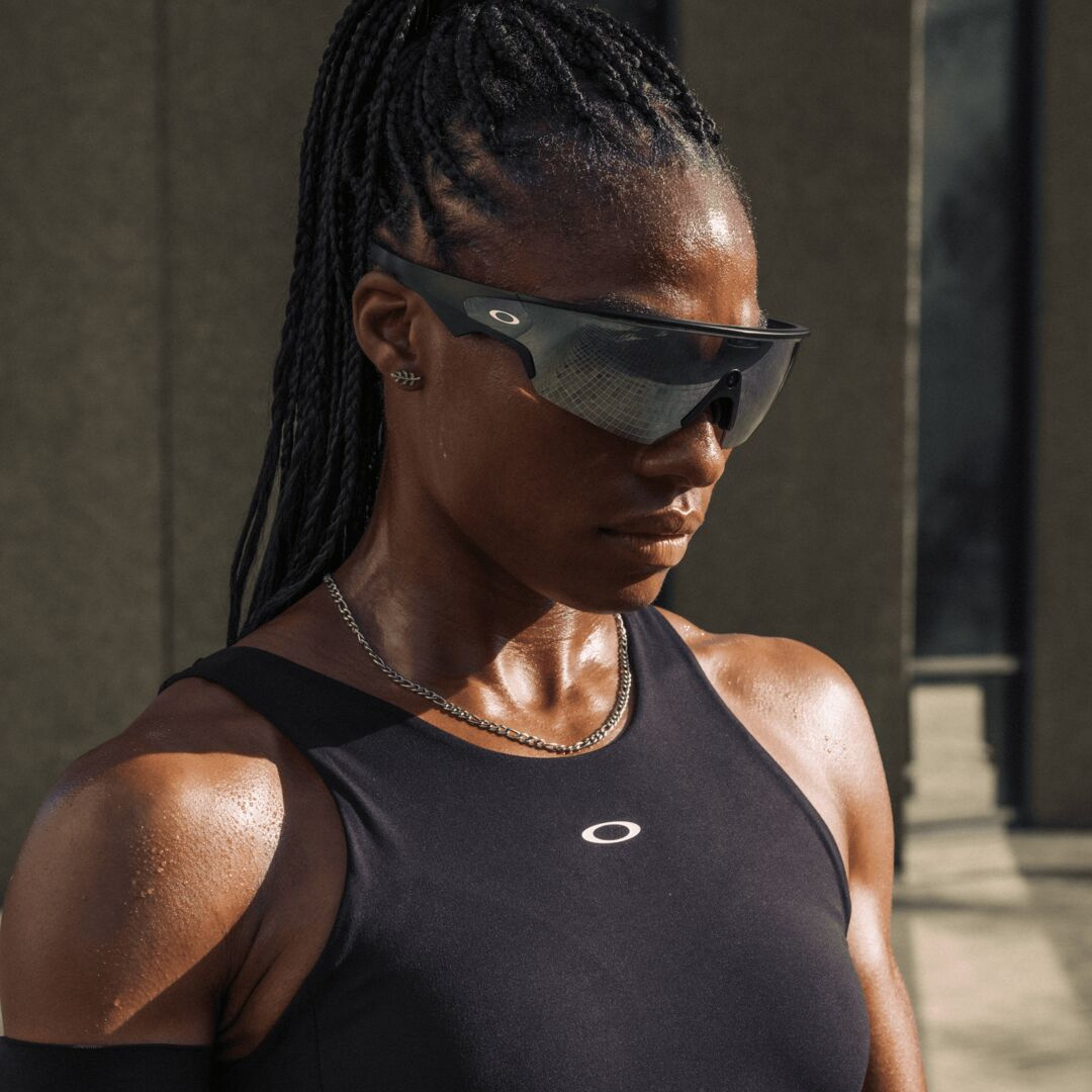 Oakley Meta Vanguard - sportowe okulary Meta AI z kamerą OW8001-07