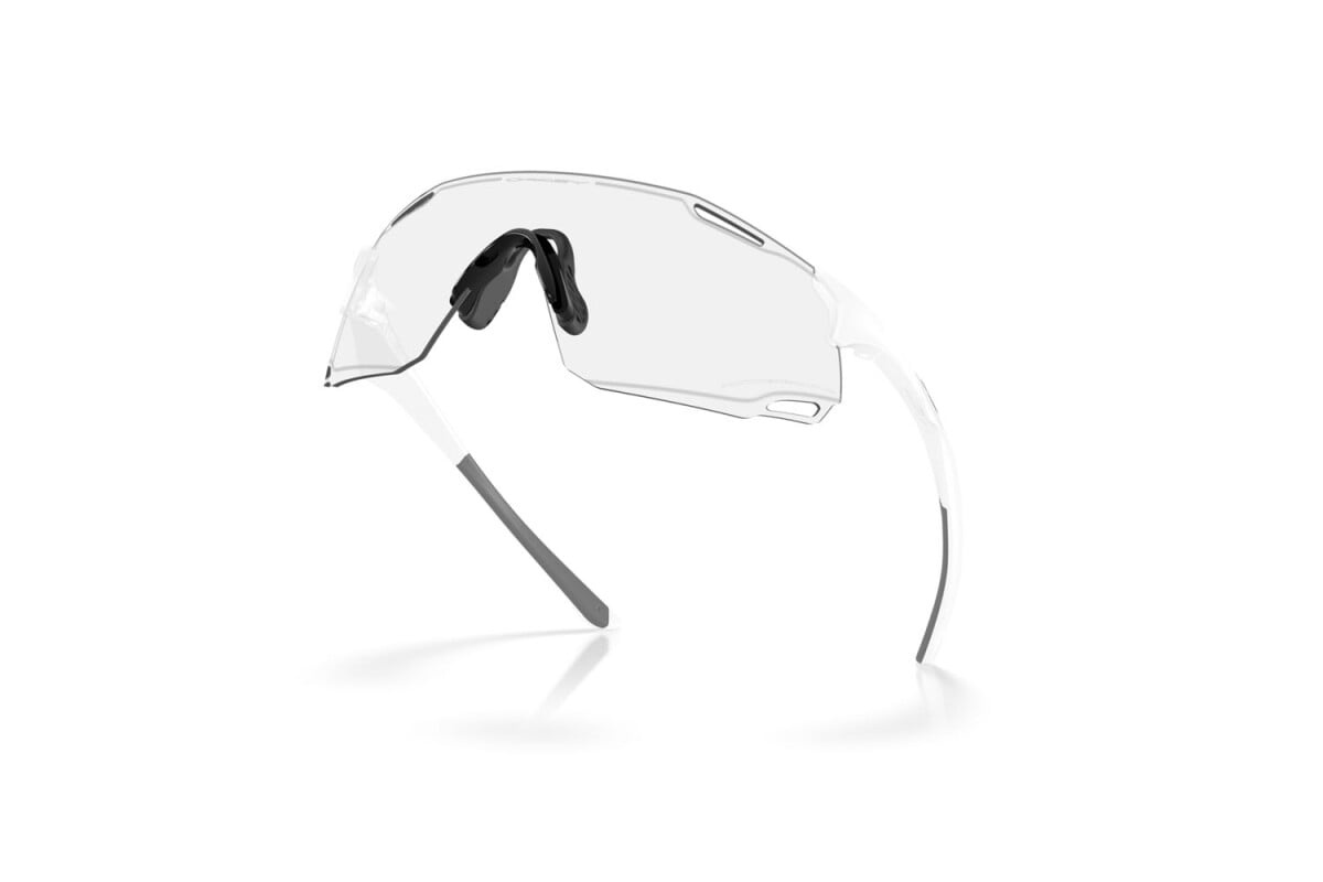 Oakley Okulary przeciwsłoneczne CYBR DYNO Matte White / Clear To Black Iridium Photochromic OO9513D-01