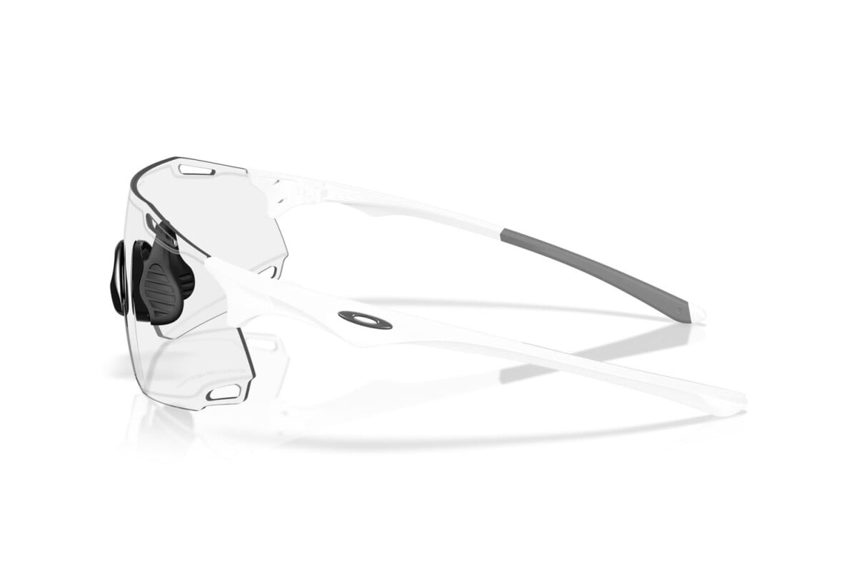 Oakley Okulary przeciwsłoneczne CYBR DYNO Matte White / Clear To Black Iridium Photochromic OO9513D-01