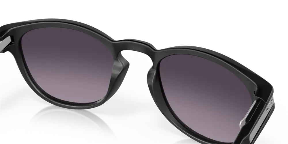 Oakley Sunglasses LATCH Matte Black, Prizm Grey Gradient OO9265-59