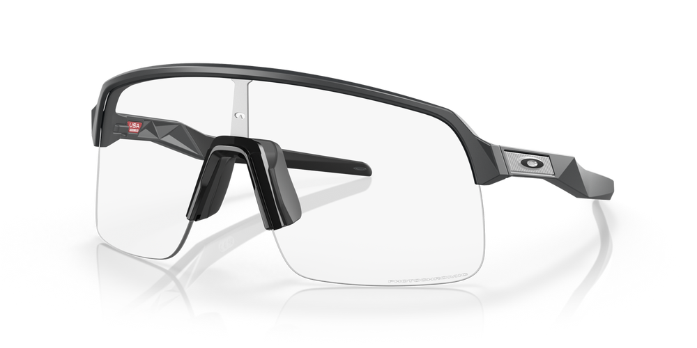 Oakley Okulary przeciwsłoneczne SUTRO LITE Matte Carbon , Clear To Black Iridium Photochromic OO9463-45